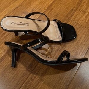 Super cute small heel sandals